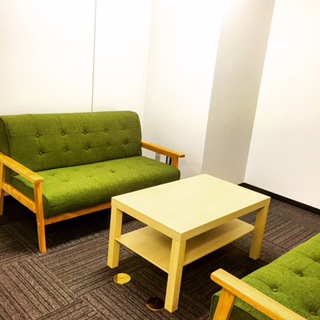 こちらがカウンセリングのお部屋になります。